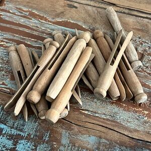 Lot of 15 Vintage Peg Clothespins